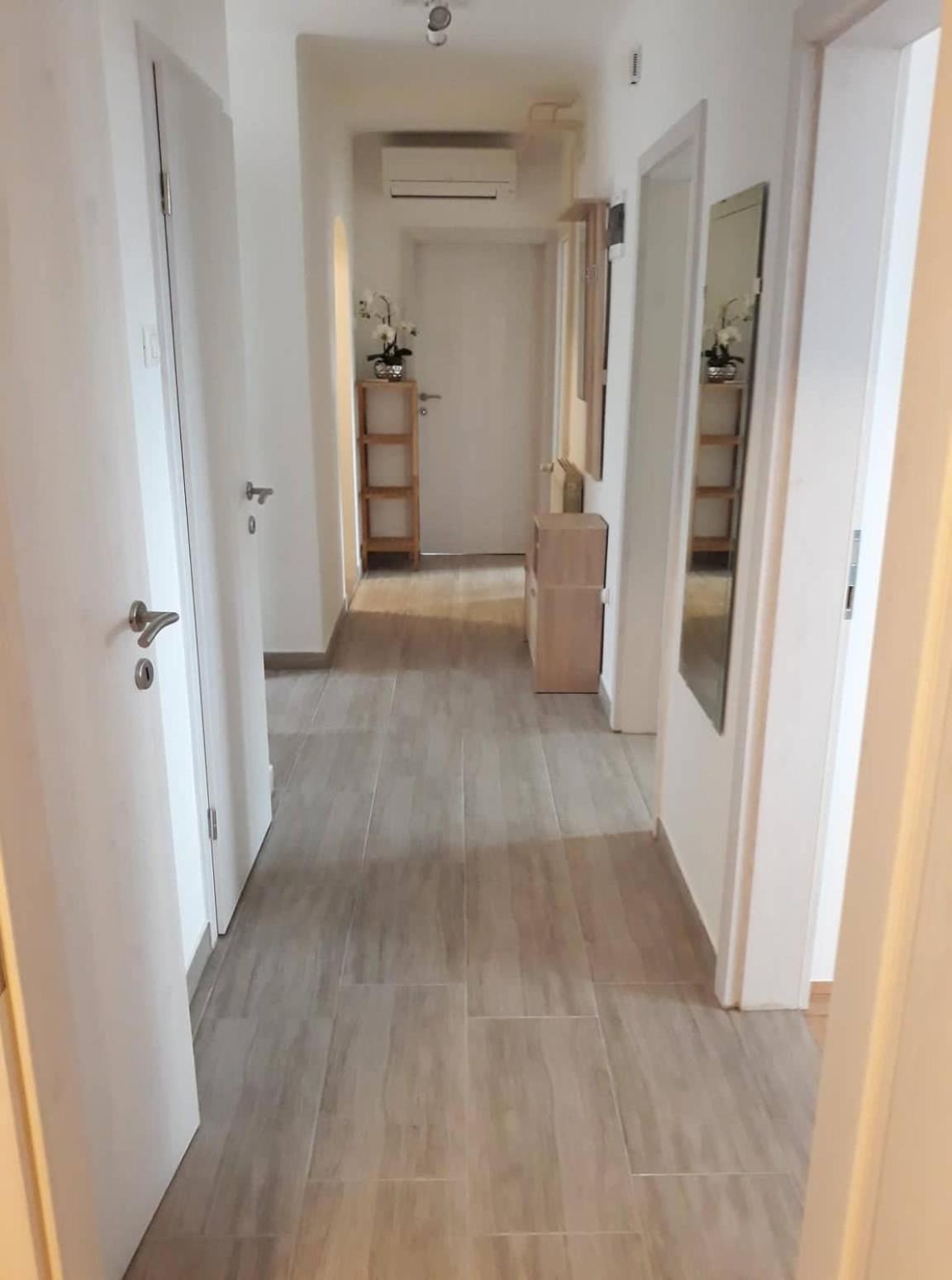 Apartment & Rooms Lilis 이졸라 외부 사진